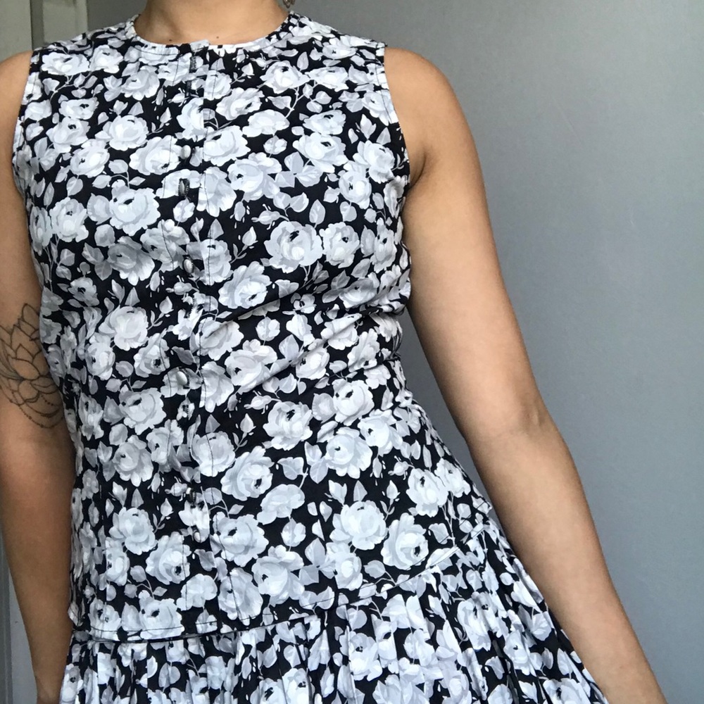 {Vintage} Floral Two Piece Top & Skirt Set - Picture 2 of 8